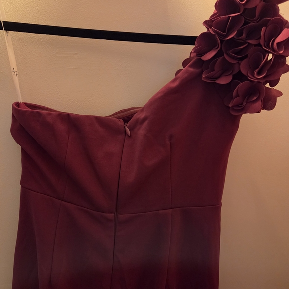 Elegant Magenta One-Shoulder Dress - Picture 8 of 11